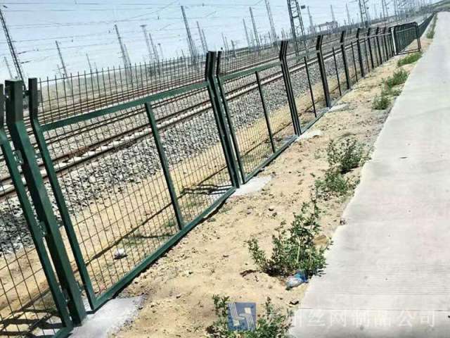 鐵路護(hù)欄網(wǎng)--09
